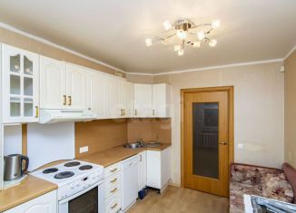 Продаю 2-ком. квартиру, 67.2 м2, Тюмень, Харьковская улица, 57к2