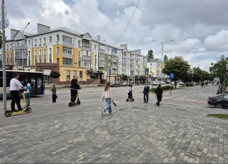 Продаю 2-ком. квартиру, 71.3 м2, Липецк, улица Желябова, 31А