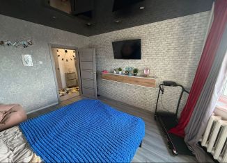 Двухкомнатная квартира на продажу, 48 м2, Мурманск, улица Сафонова, 9