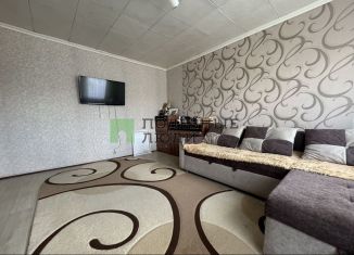 Продаю 2-комнатную квартиру, 40 м2, Курган, Урожайная улица, 138