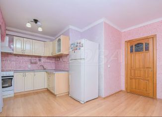 Продается трехкомнатная квартира, 63.4 м2, Тюмень, улица 50 лет Октября, 37