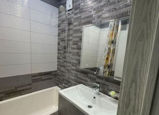 Продаю трехкомнатную квартиру, 80 м2, Йошкар-Ола, Комсомольская улица, 86