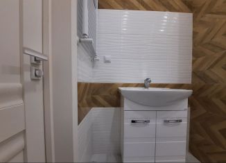 Продаю двухкомнатную квартиру, 56 м2, Калининград, Тихорецкий проезд, 5к1