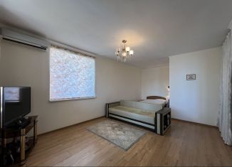 Продаю 2-ком. квартиру, 46.5 м2, Ростов-на-Дону, 3-я Кольцевая улица, 58А