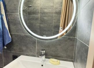 Трехкомнатная квартира на продажу, 95 м2, Абакан, улица Авиаторов, 8