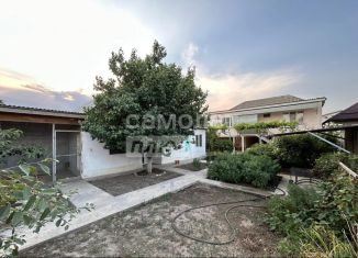 Продаю дом, 140 м2, город Кизилюрт, улица Эмирова, 51