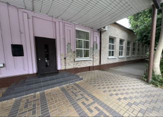 Продаю помещение свободного назначения, 895 м2, Майкоп, улица Некрасова, 293