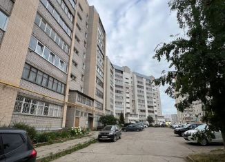 Продам 3-ком. квартиру, 58 м2, Киров, Солнечная улица, 39