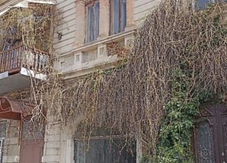 Продам трехкомнатную квартиру, 63 м2, Евпатория, улица Иванова, 4