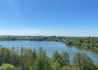 Продается 2-комнатная квартира, 62.7 м2, Калининград, Коммунистическая улица, 127к2