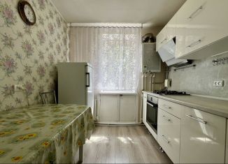 Продаю 2-ком. квартиру, 50.7 м2, Татарстан, улица Гагарина, 8