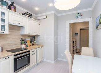 Продам 1-комнатную квартиру, 36 м2, Тюмень, улица Дмитрия Менделеева, 2, ЖК Кристалл
