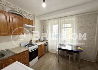 Сдача в аренду двухкомнатной квартиры, 50 м2, Мурманская область, улица Гаджиева, 3