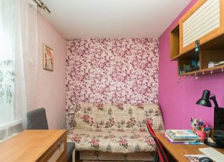 Продаю четырехкомнатную квартиру, 60.4 м2, Тюмень, улица Луначарского, 51