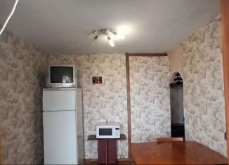 Продажа 2-ком. квартиры, 42.7 м2, Майкоп, улица Димитрова, 20