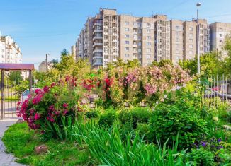 Продажа двухкомнатной квартиры, 65.8 м2, Калининград, улица Гайдара, 122