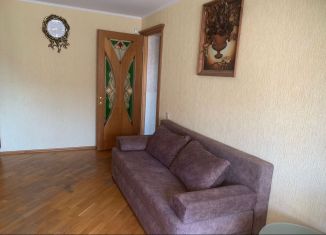 Сдается в аренду 1-ком. квартира, 32 м2, Сочи, улица Чехова, 52, микрорайон Донская