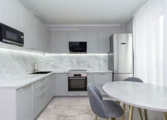 Продам 2-ком. квартиру, 56 м2, Тюмень, ЖК Озёрный Парк, Полевая улица, 117к6