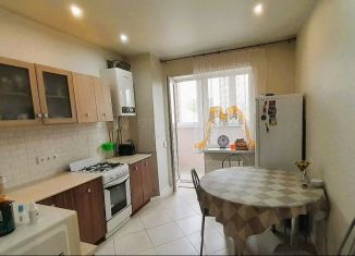 Продаю 3-ком. квартиру, 95 м2, Калининград, улица Виктора Гакуна, 5