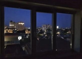 Сдается 1-комнатная квартира, 62.2 м2, Махачкала, улица Дахадаева, 59