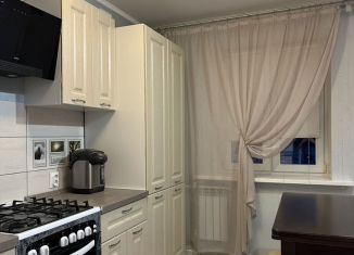 Продам трехкомнатную квартиру, 60.5 м2, Саратов, улица Танкистов, 77Ак1