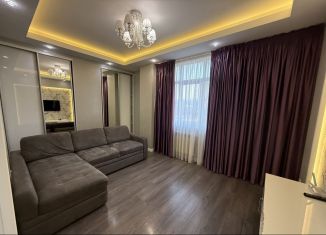 Сдаю в аренду 2-ком. квартиру, 70 м2, Сочи, улица Свердлова, 55/3, микрорайон Черемушки