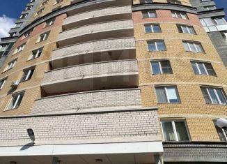 Продам 2-комнатную квартиру, 69.1 м2, Екатеринбург, улица Раевского, 6, Кировский район