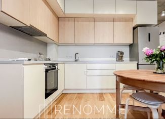 Сдам 2-ком. квартиру, 55 м2, Ростов-на-Дону, Нижегородская улица, 31/3