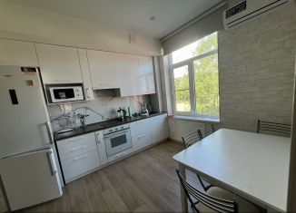 Сдача в аренду 2-ком. квартиры, 54 м2, Сириус, улица Трубачева, 26