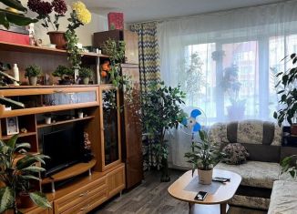 Продается двухкомнатная квартира, 50.5 м2, Кирово-Чепецк, улица Комиссара Утробина, 12