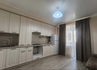 Продаю 1-комнатную квартиру, 42 м2, Таганрог, улица Адмирала Крюйса, 23/10, ЖК Солнечный Берег