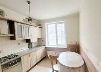 Продается 2-комнатная квартира, 64 м2, Калининград, Бассейная улица, 36