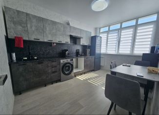 Продаю 2-ком. квартиру, 46 м2, Сокол, Свердловская улица, 7