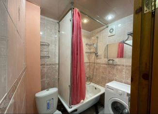 Двухкомнатная квартира на продажу, 43 м2, Псков, Народная улица, 49