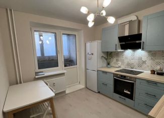 1-комнатная квартира в аренду, 39 м2, Уфа, улица Генерала Ишбулатова, 8