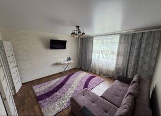 Сдается в аренду двухкомнатная квартира, 54 м2, Междуреченск, проспект Шахтёров, 45