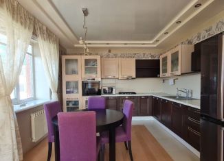 Продам 4-ком. квартиру, 107.6 м2, Чебоксары, Сельская улица, 39к1