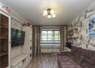 Продается трехкомнатная квартира, 48.7 м2, Омская область, улица Романенко, 15