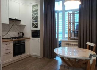 Продаю 3-комнатную квартиру, 77 м2, Ставрополь, улица Матрены Наздрачевой, 3/2