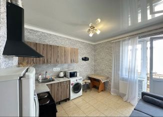 Сдается в аренду 1-комнатная квартира, 39 м2, Краснодар, улица имени Дзержинского, 110А, микрорайон Горхутор