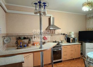 Сдается 3-комнатная квартира, 102 м2, Старый Оскол, микрорайон Восточный, 48