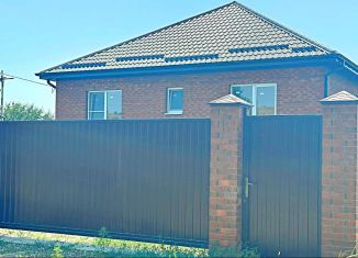 Продаю дом, 110 м2, Армавир, площадь Ленина