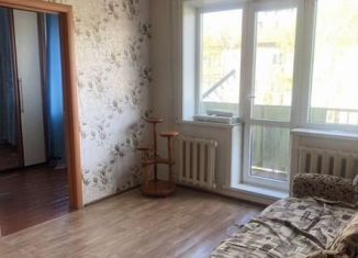 Сдам в аренду 2-ком. квартиру, 45 м2, Междуреченск, улица Комарова, 12