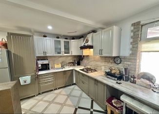 Сдача в аренду двухкомнатной квартиры, 52 м2, Геленджик, улица Розы Люксембург