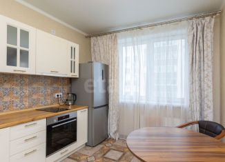 Продаю 2-ком. квартиру, 60 м2, Тюмень, Велижанская улица, 68к1, ЖК Заречный