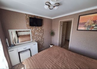 Продаю 3-комнатную квартиру, 40.5 м2, Таганрог, Театральная улица, 17