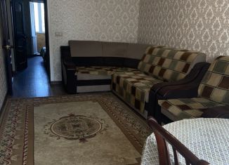 Сдам в аренду двухкомнатную квартиру, 62 м2, Дагестан, проспект Агасиева, 14А