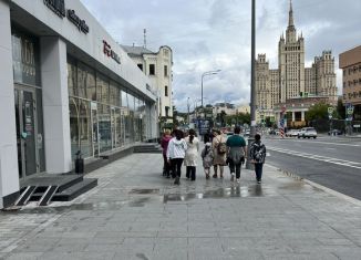 Сдам в аренду торговую площадь, 17 м2, Москва, метро Краснопресненская, улица Красная Пресня, 8