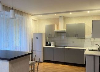 Сдается двухкомнатная квартира, 73 м2, Ставрополь, улица Матросова, 65А, микрорайон № 26