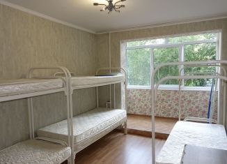 Продается трехкомнатная квартира, 58 м2, Екатеринбург, улица Большакова, 21, улица Большакова